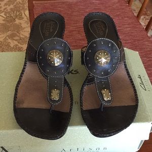 Clarks artisan collection shingo slip on sandles